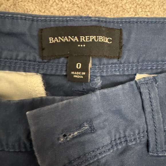Banana Republic Khaki Shorts (Size 0) - Blue - Picture 2 of 3